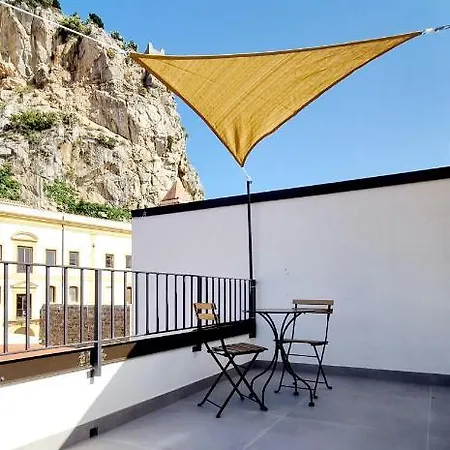 Апартаменти Terrazza Caracciolo *