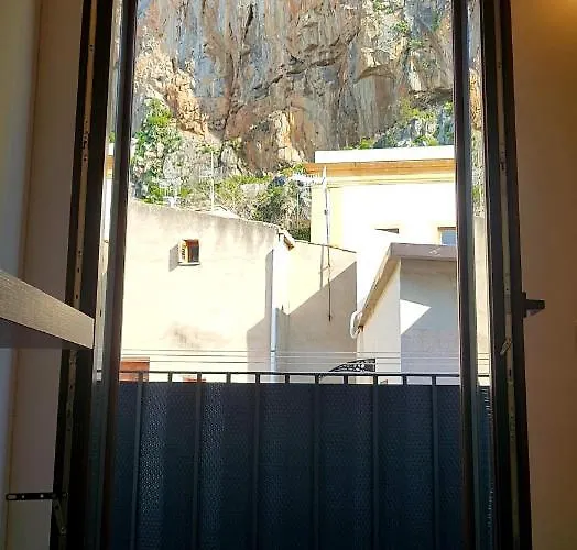 Terrazza Caracciolo * チェファル